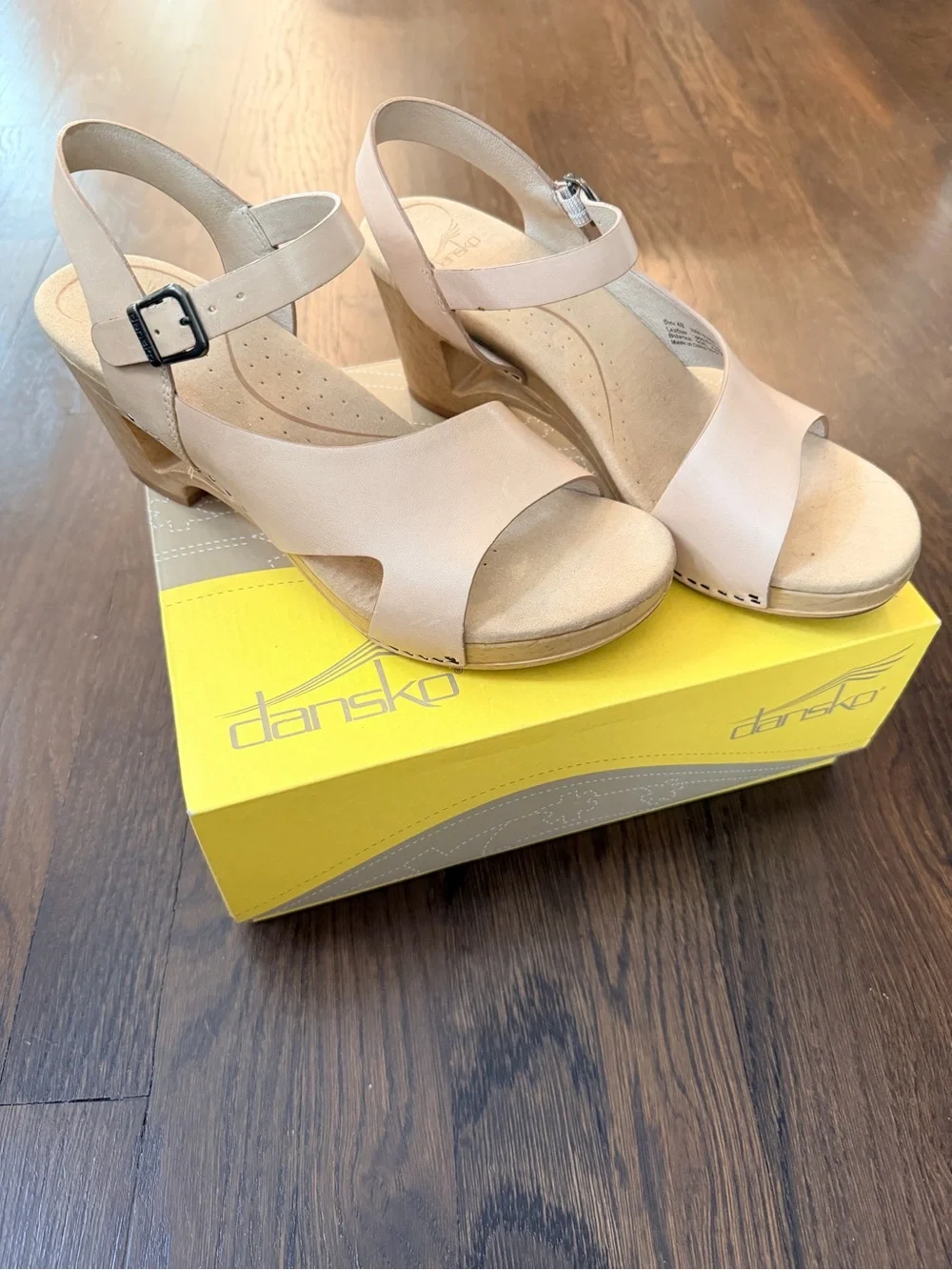 Dansko Tasha Natural Tan Leather Cutout Platform Wedge Sandals Size 40 / 9.5-10